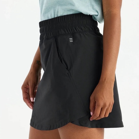 Free Fly Pull On Breeze Skirt Black Med - Picture 2 of 4